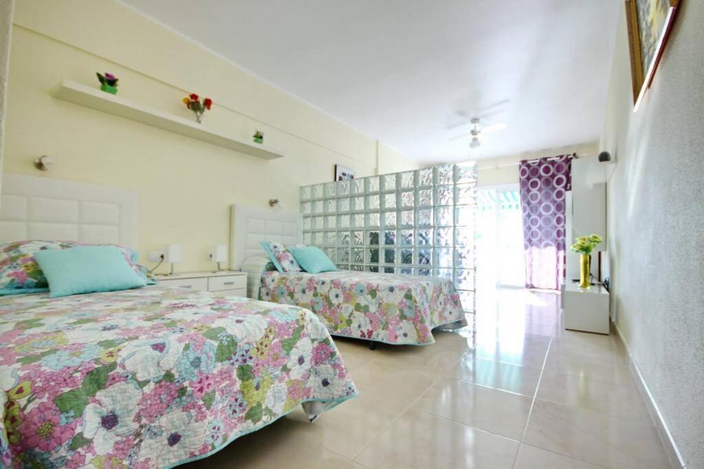 Studio In Beachfront Complex In El Duque Area, Costa Adeje Eksteriør bilde